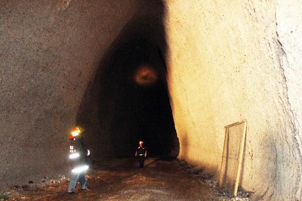 Túnel situado  en la comunidad  Tupox.