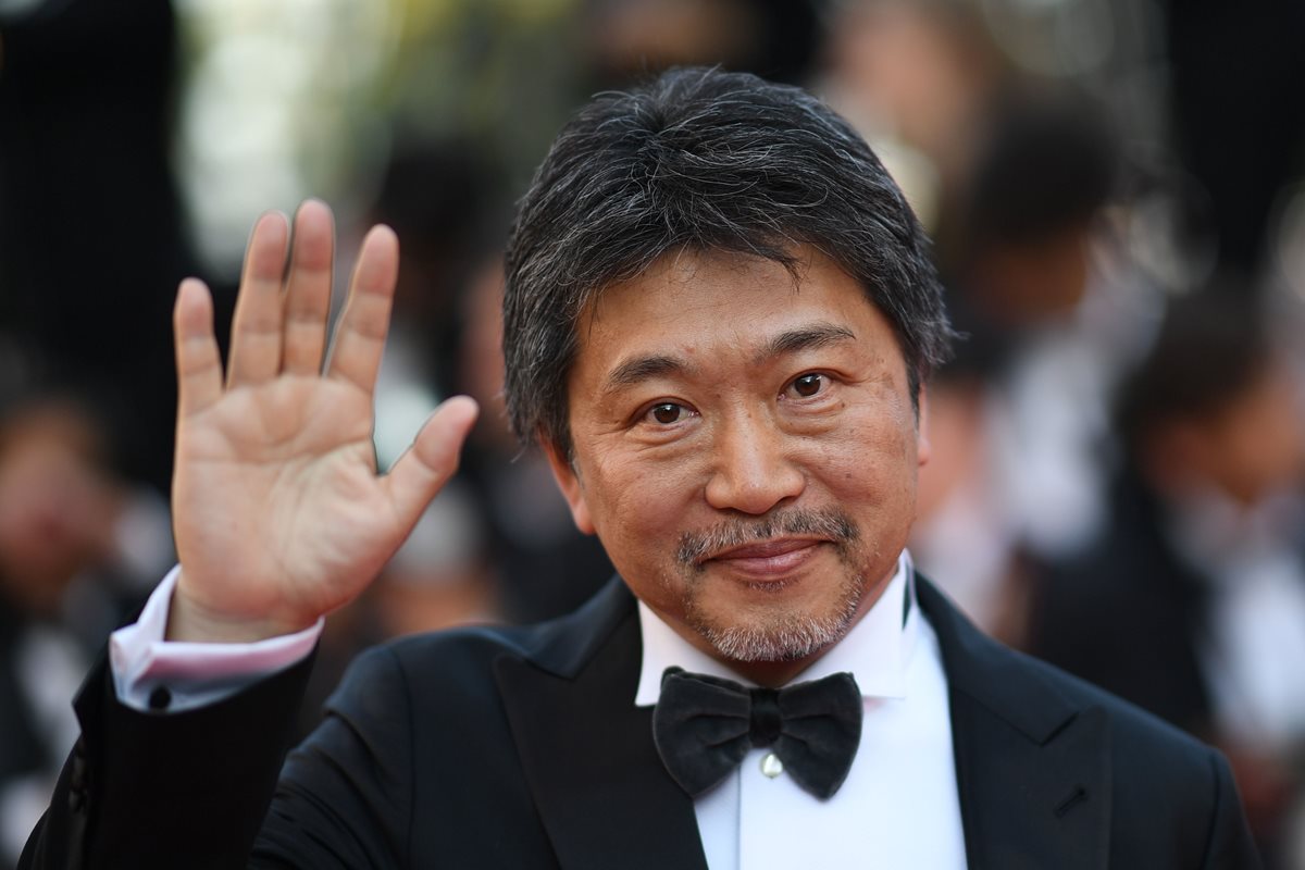 Director japonés Hirokazu Kore-eda gana la Palma de Oro, en Cannes. (Foto Prensa Libre: AFP)