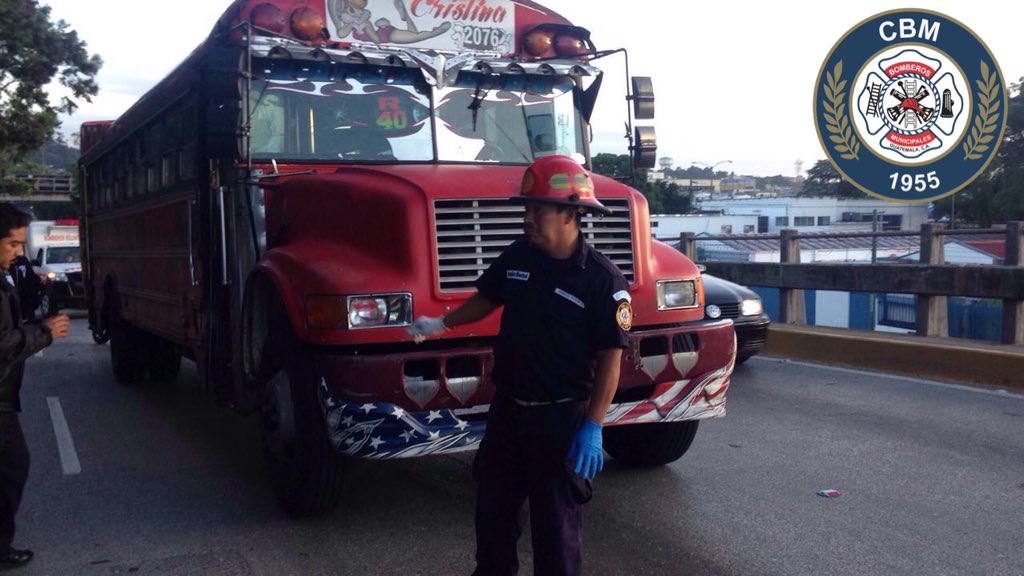 Ataque armado deja una persona muerta y un herido. (Foto Prensa Libre: Bomberos Municipales)