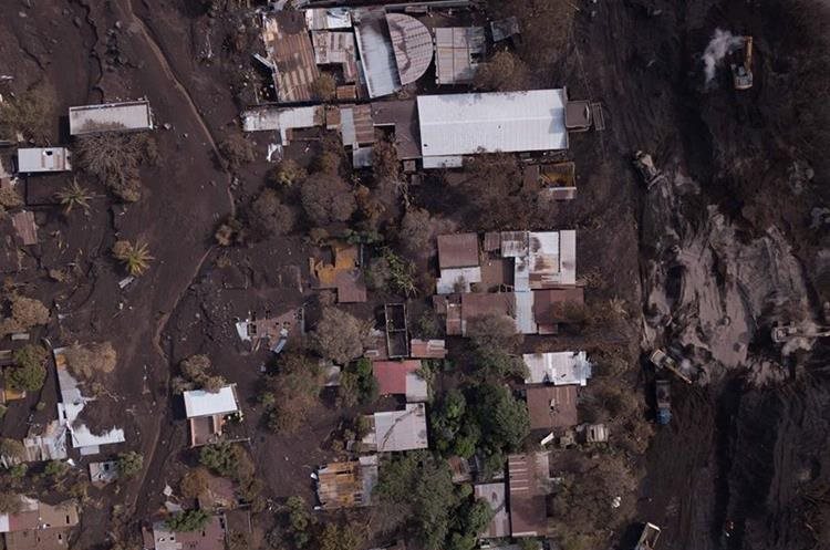 La Conred declaró inhabitable cuatro regiones cercanas al Volcán de Fuego, por el alto riesgo que representa. (foto Prensa Libre: Hemeroteca PL)