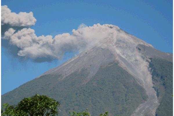 Volcán Fuego. (Foto Prensa Libre: Insivumeh)