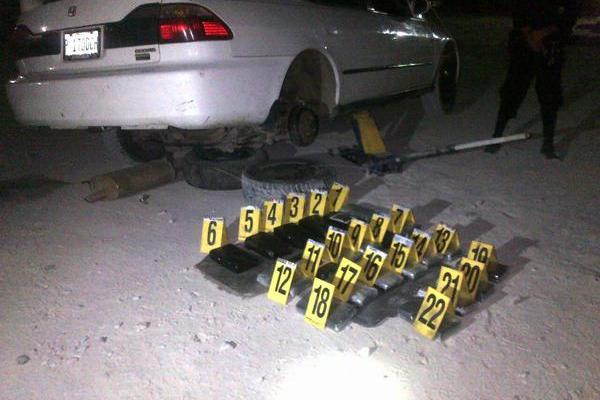 Parte de la posible droga incautada en Río Hondo, Zacapa. (Foto Prensa Libre: MP)