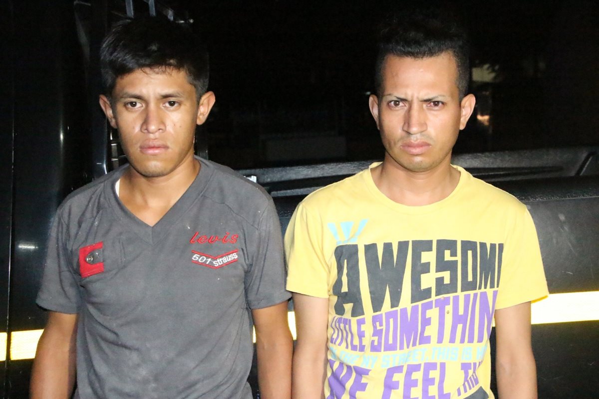 Edwin Siquibache y Luis Orellana, son sindicados de matar a un hombre en Villa Nueva. (Foto Prensa Libre: Cortesía PNC)