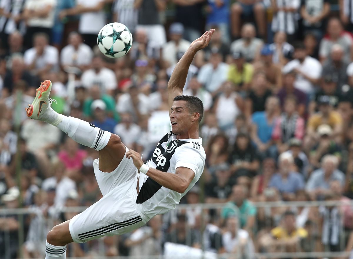 El astro portugués Cristiano Ronaldo mostró su calidad en su debut con la Juve. (Foto Prensa Libre: AFP)