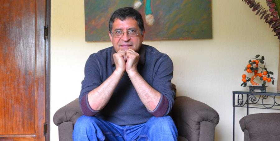 César Barrios, en una entrevista con Prensa Libre, realizada en 2015. El artista falleció este viernes (Foto: Hemeroteca PL).