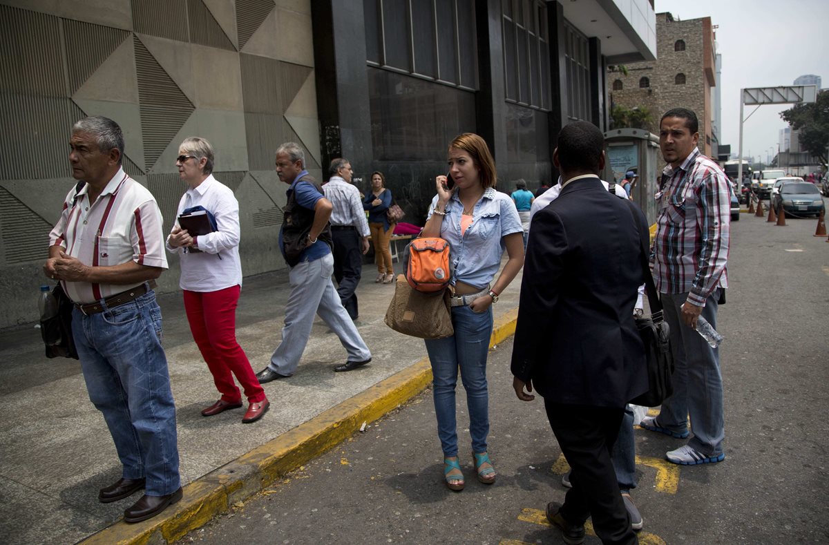 Venezuela afronta crisis de energía y escasez de agua. (Foto Prensa Libre: AP).