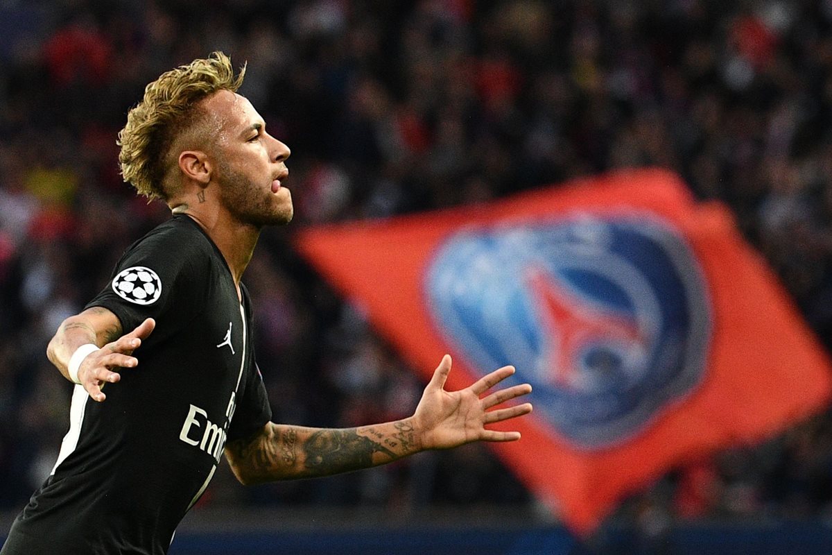 Así festejó Neymar en la segunda jornada de la Champions League. (Foto Prensa Libre: AFP)