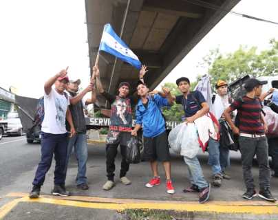 Hondureños dicen adiós a la capital y preguntan dónde está Ciudad Tecún Umán