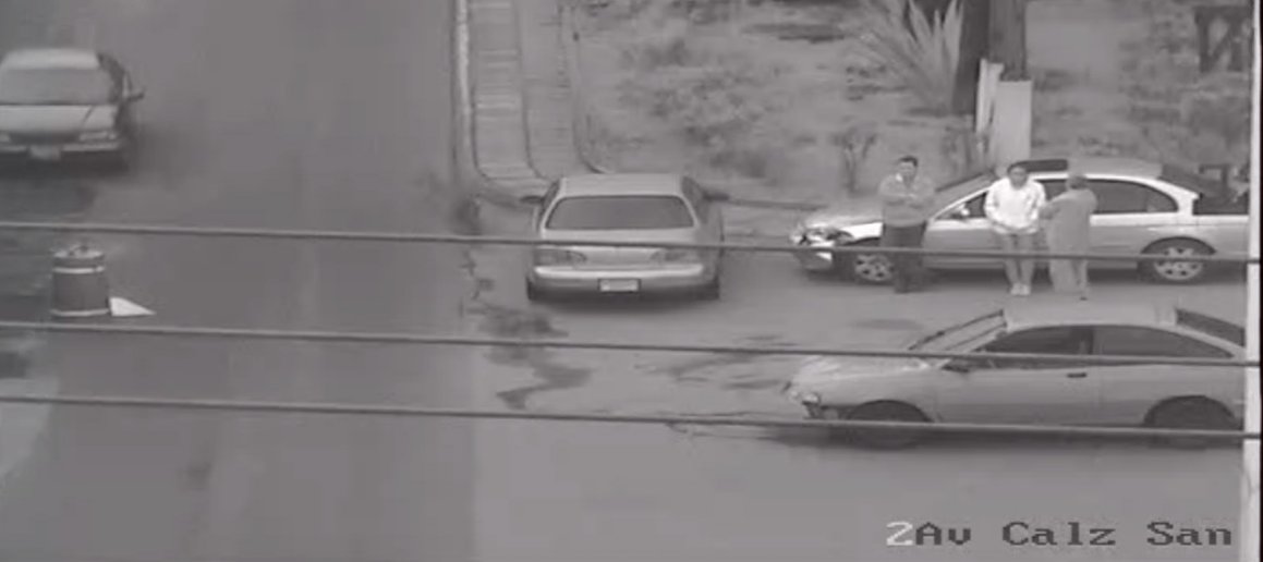 Colisión en la 2 avenida y Calzada San Juan. (Foto Prensa Libre: Pablo Morales)