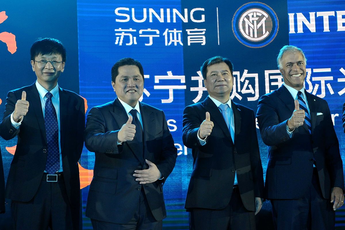 Erick Thohir, presidente del Inter de Milán, llegó a un acuerdo millonario con la empresa china para su compra. (Foto Prensa Libre: AFP)