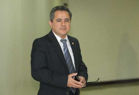 Ministro Pavel Centeno asegura que está garantizado el suministro de fármacos.