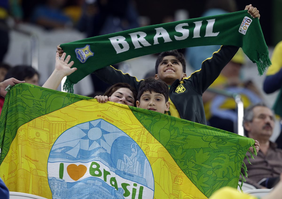 Los brasileños sueñan con que su Selección olímpica gana una histórica medalla de oro. (Foto Prensa Libre: AP)