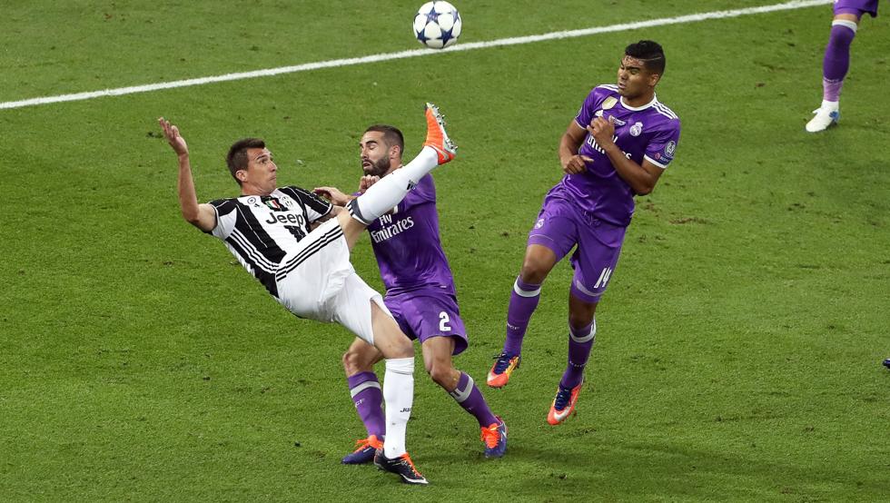 La anotación Mandzukic no solo hizo soñar a los aficionados de la Juventus en la final, también deslumbró a todos los amantes del futbol. (Foto Prensa Libre: Hemeroteca PL)
