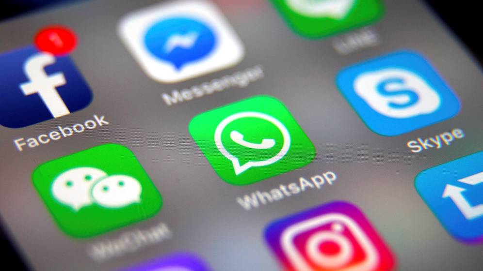 WhatsApp, propiedad de Facebook Company, se prepara para tener publicidad (Foto Prensa Libre: EFE).