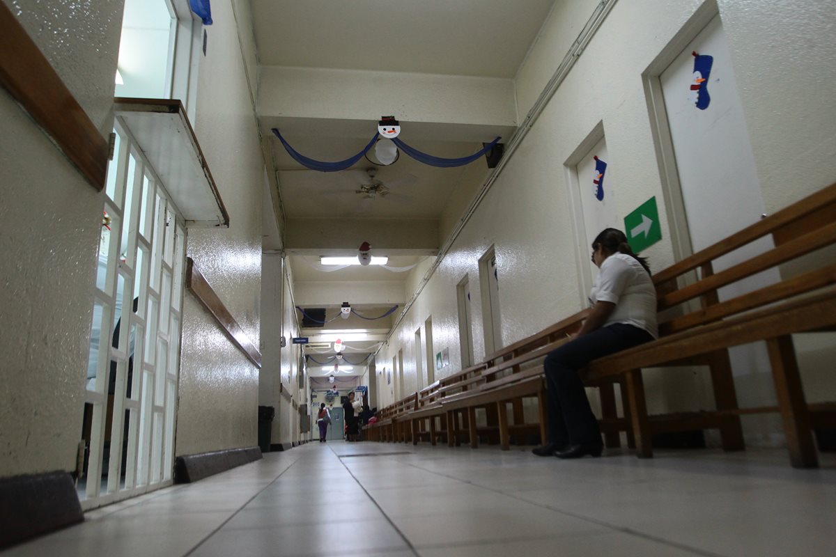 La consulta externa del Hospital Roosevelt luce vacía debido al paro de labores de los médicos. (Foto Prensa Libre: Hemeroteca PL)