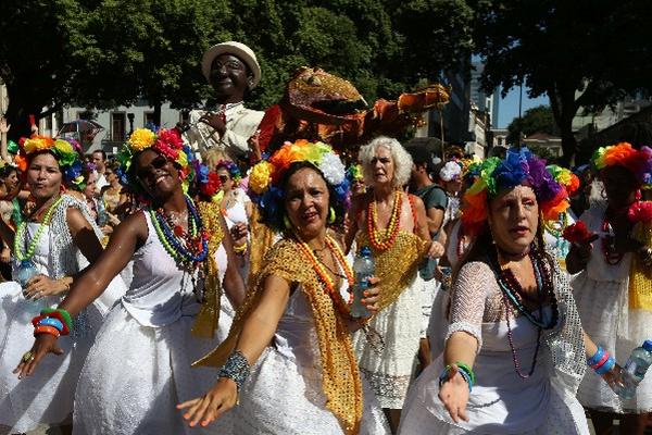 Desfile del bloco recorre Río de Janeiro. (Foto Prensa Libre: EFE)