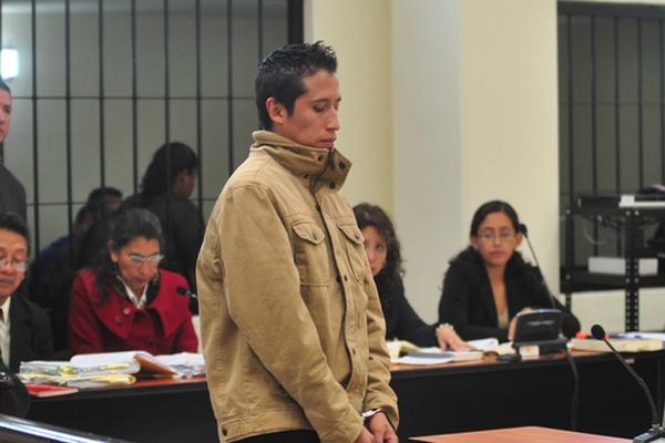 José Manuel Coyoy participa en una audiencia en octubre último, cuando fue condenado a seis años por el Tribunal Primero de Sentencia de Quetzaltenango. (Foto Prensa Libre: Alejandra Martínez)  <br _mce_bogus="1"/>