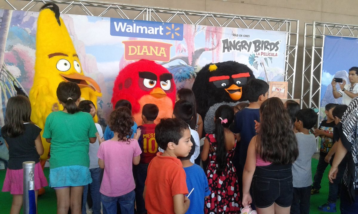 Se realizaron diferentes actividades de entretenimiento para niños durante la Bird Carpet. (Foto Prensa Libre: Hemeroteca PL)