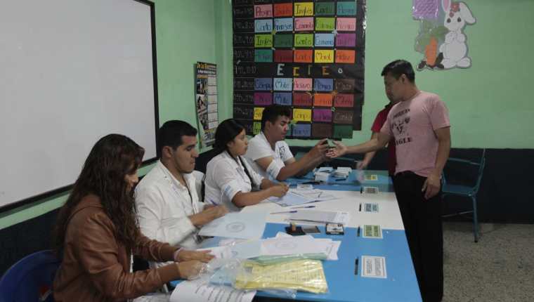 Partidos políticos se preparan para convencer a los electores. (Foto Prensa Libre: Hemeroteca PL)