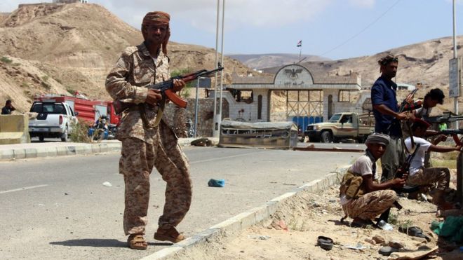 Mueren 35 en serie de ataques en sur Yemen