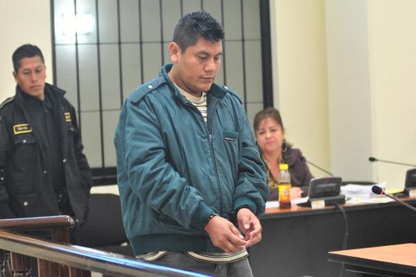 Miguel Sánchez  López, implicado en el asesinato de un empresario en Quetzaltenango, y este día se le agregaron más delitos. (Foto Prensa Libre: Alejandra Martínez)