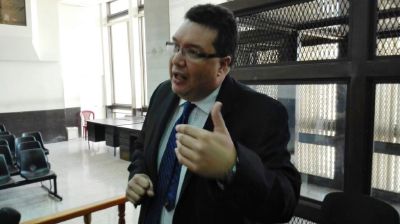 Cesar Barrientos acudió este día al Tribuna B de Mayor Riesgo. (Foto Prensa Libre)