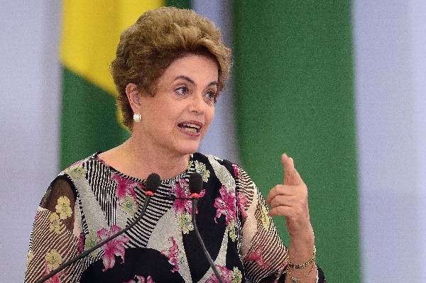 Dilma Rousseff critica la falta de mujeres en el gabinete de Michel Teme.(EFE).
