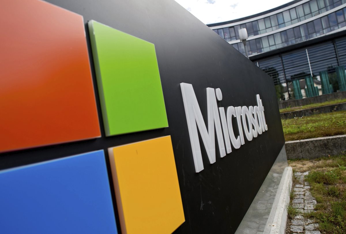 Microsoft lanzará su esperado sistema operativo Windows 10, cuya gran novedad es la integración de todos los dispositivos electrónicos en un único sistema. (Foto Prensa Libre: EFE)