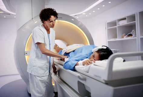 Grandes centros médicos, como el hospital universitario de Utrecht (UMC), en Holanda, que cuentan con tecnología de punta, están interesados en los estudios sobre este tipo de curaciones.