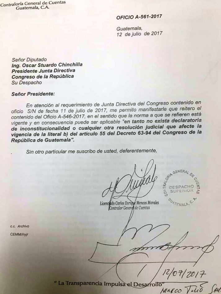 Oficio enviado por el contralor general Carlos Mencos al presidente del Congreso. (Foto Prensa Libre: Twitter)