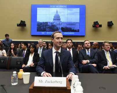 Zuckerberg afirma que también sus datos fueron a parar a Cambridge Analytica