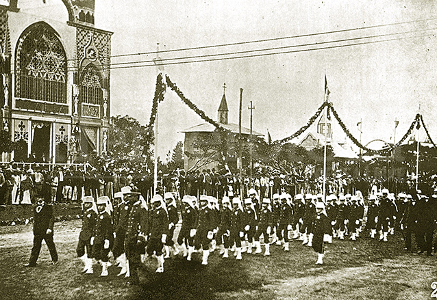 Durante el régimen de Manuel Estrada Cabrera se popularizaron los desfiles estudiantiles. En la imagen un desfile en las fiestas Minervalias. (Foto: Hemeroteca PL)