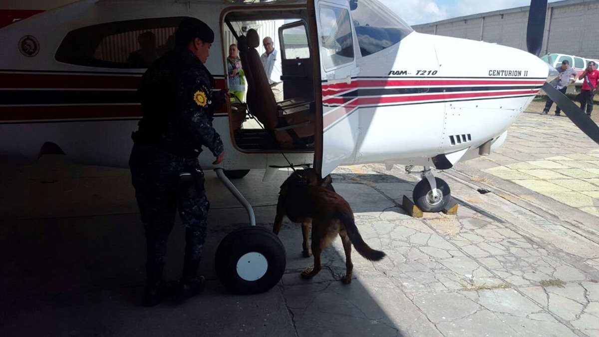 Aeronaves inmovilizadas por sospechas de uso de grupos del crimen organizado. (Foto Prensa Libre: PNC)