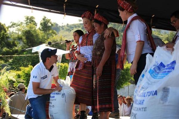 La vicepresidente Roxana Baldetti ordenó el despido de dos trabajadoras de un centro de salud de Huehuetenango. (Foto Prensa Libre: Mike Castillo)<br _mce_bogus="1"/>