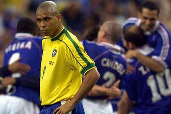 Ronaldo fue figura para Brasil, a pesar de la derrota ante Francia en el Mundial de Francia 98. (Foto Prensa Libre: Archivo)