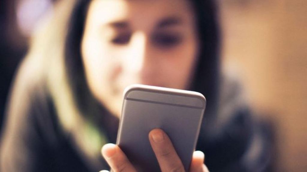 Cuando los jóvenes dejan de "aparecer" por las redes sociales puede ser una señal de depresión. (ISTOCK)
