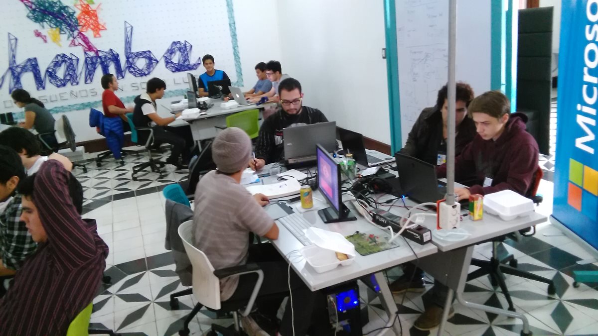 El hackaton Global Game Jam se lleva a cabo hasta el domingo en Cuatro Grados Norte. (Fotos Prensa Libre, Brenda Martínez)