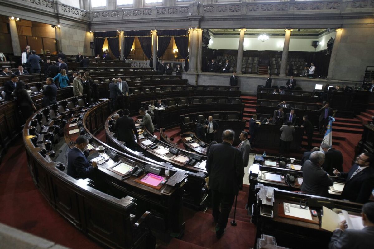 Pleno del Congreso durante la sesión de este martes. (Foto Prensa Libre: Paulo Raquec)