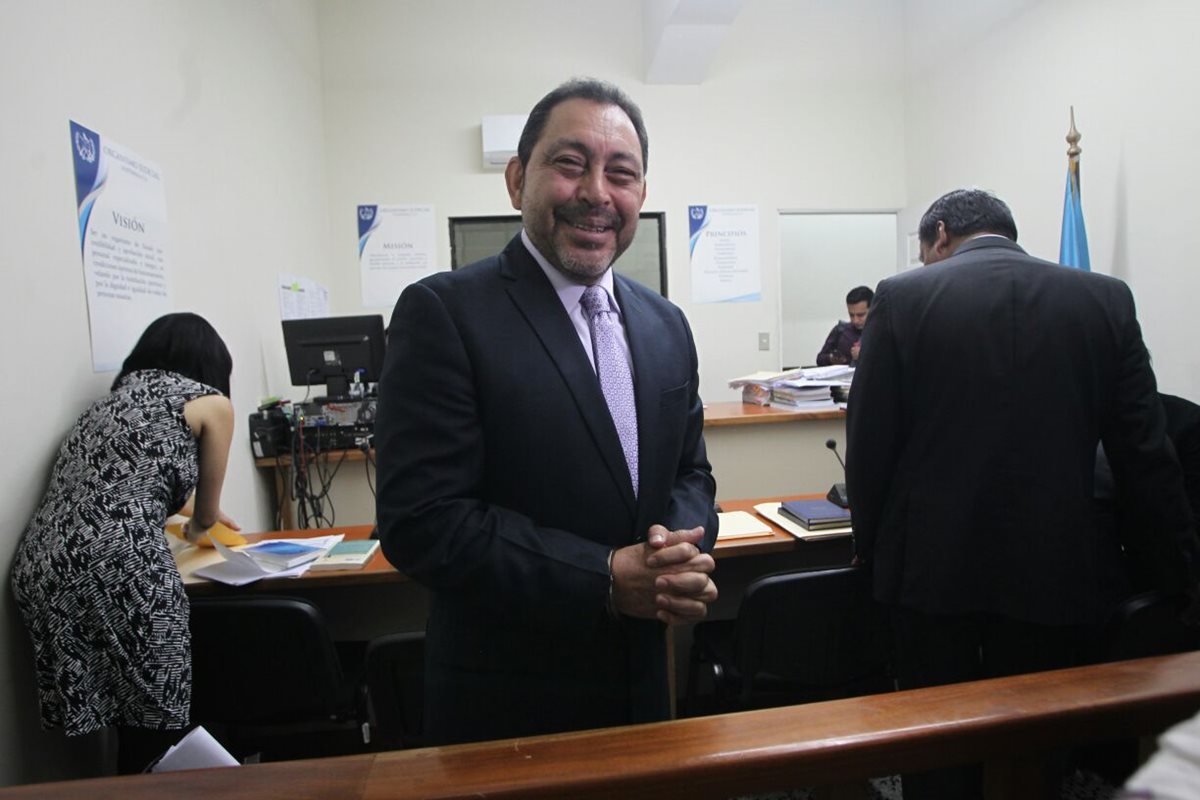 Mauricio López Bonilla acude a un juzgado de paz por un proceso local. (Érick Ávila)