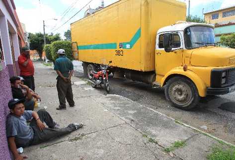 Pilotos recolectores de basura empiezan a ser blanco de ataques armados y de extorsión.