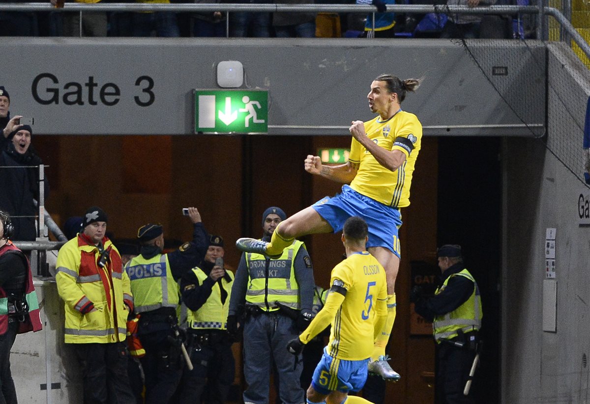 Suecia y Ucrania toman ventaja en la carrera por estar en la Eurocopa
