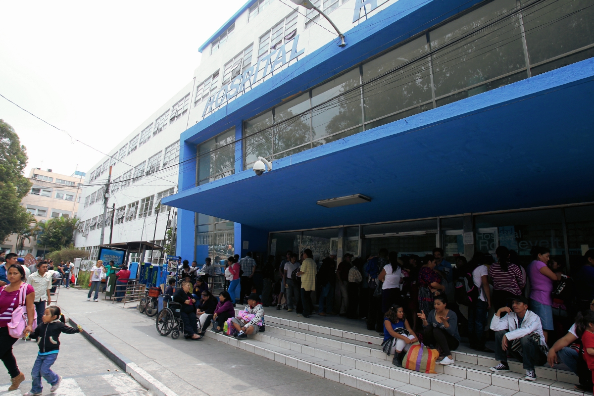 El herido fue ingresado al hospital Roosevelt por Bomberos Municipales Departamentales. (Foto Prensa Libre: Hemeroteca PL)