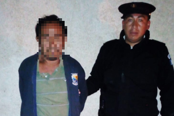 El sospechoso de haber cometido la violación fue capturado en Antigua Guatemala, Sacatepéquez. (Foto Prensa Libre: PNC).