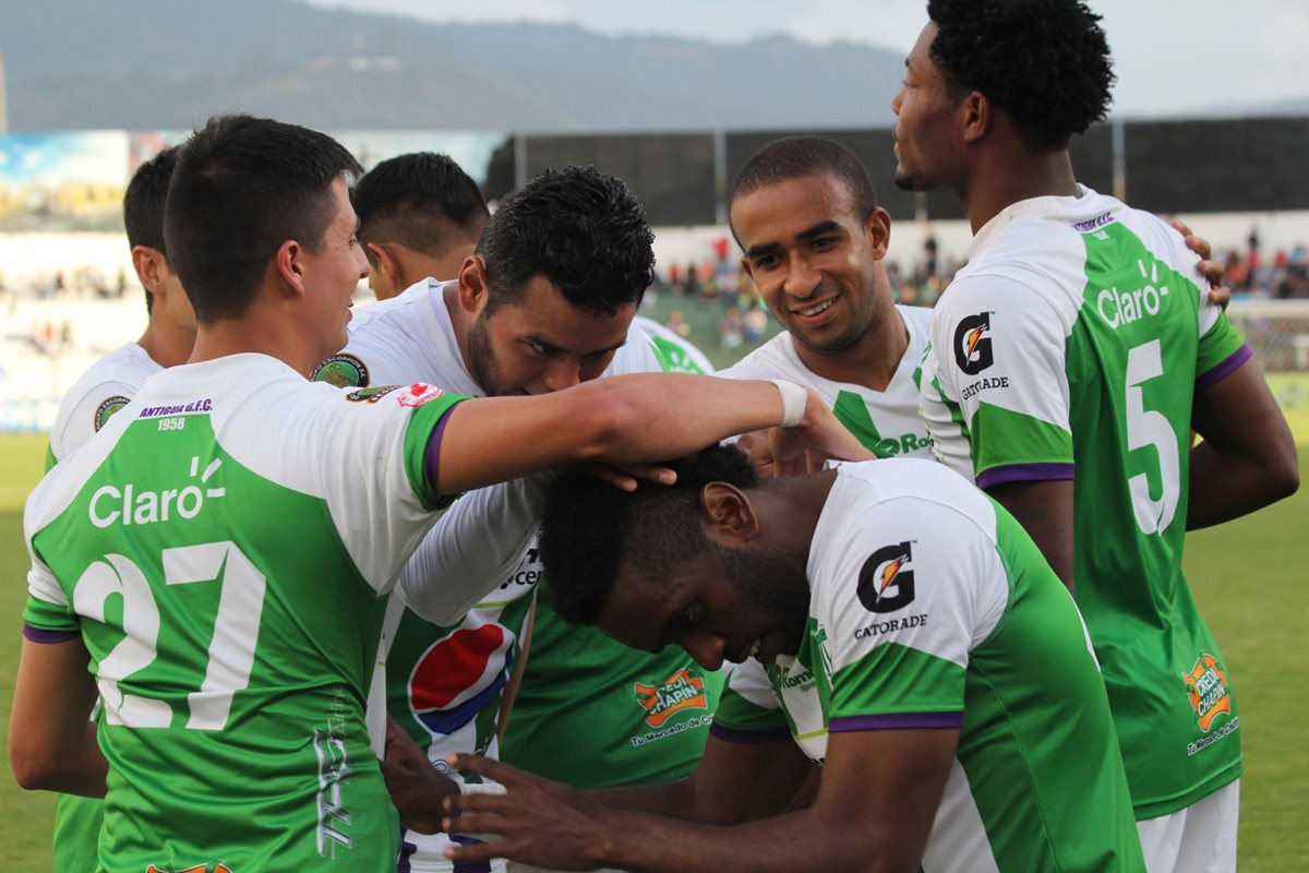 Antigua se quedó con los tres puntos en casa. (Foto Prensa Libre: Miguel López)