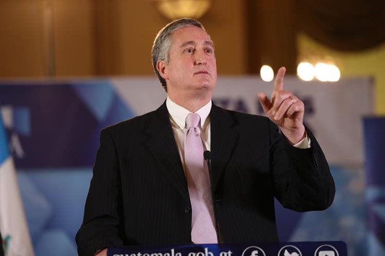 Morales aceptó la renuncia de Francisco Rivas como ministro de Gobernación después de meses de tensión por el apoyo que este brindaba a la Cicig. En su lugar nombró a Enrique Degenhart, de postura más crítica a esa comisión. (Foto: Hemeroteca PL)