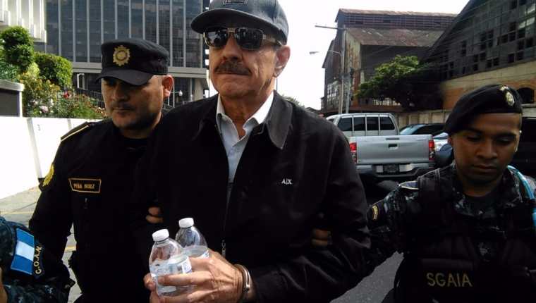 Julio R. Barrios directivo de la empresa Mayafert capturado esta mañana. (Foto Prensa Libre: Estuardo Paredes)