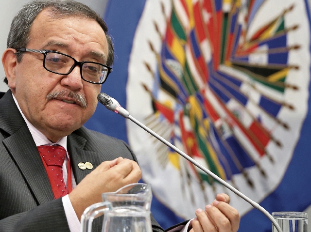 El relator Luis Ernesto Vargas Silva dijo que examinarán la situación de los derechos humanos en el país. (Foto Prensa Libre: Cortesía CIDH)