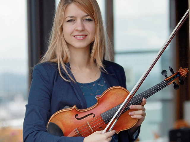 La violinista interpretará obras de Mozart, Beethoven y Tchaikovsky. (Foto Prensa Libre: Ángel Elías)