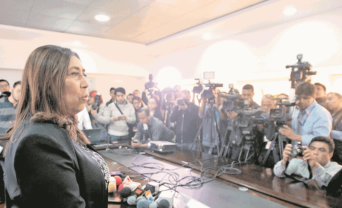 La juramentación de Ordóñez provocó críticas y señalamientos al presidente Jimmy Morales. (Foto Prensa Libre: Hemeroteca PL)