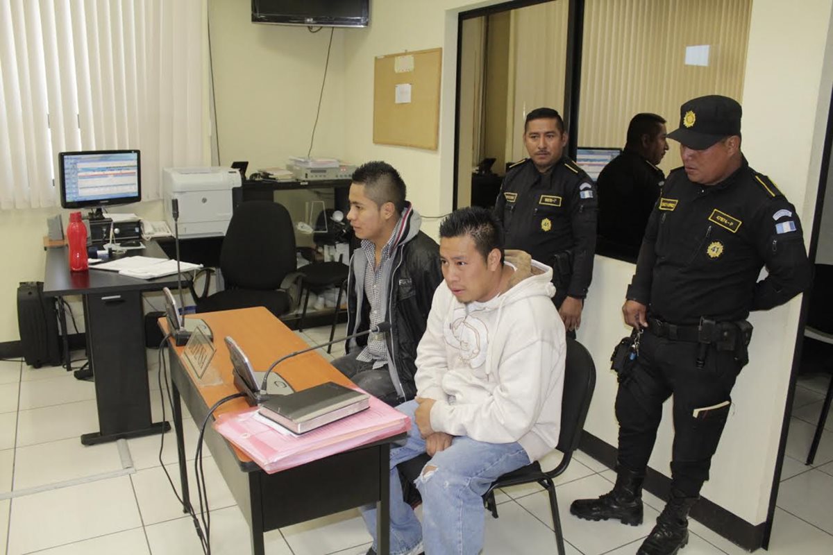 Primos enfrentarán juicio en Xela, sindicados de la violación contra una joven en San Juan Ostuncalco. (Foto Prensa Libre: María José Longo)